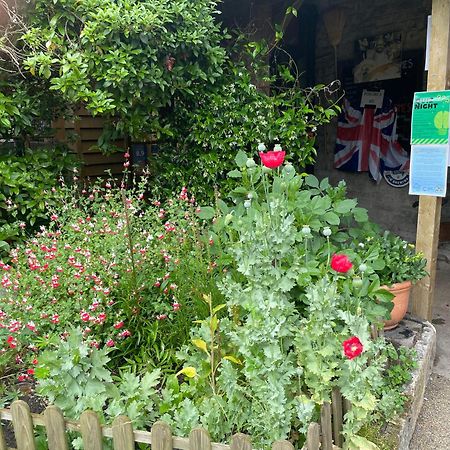 Cross Keys Inn Lydford-on-Fosse Buitenkant foto
