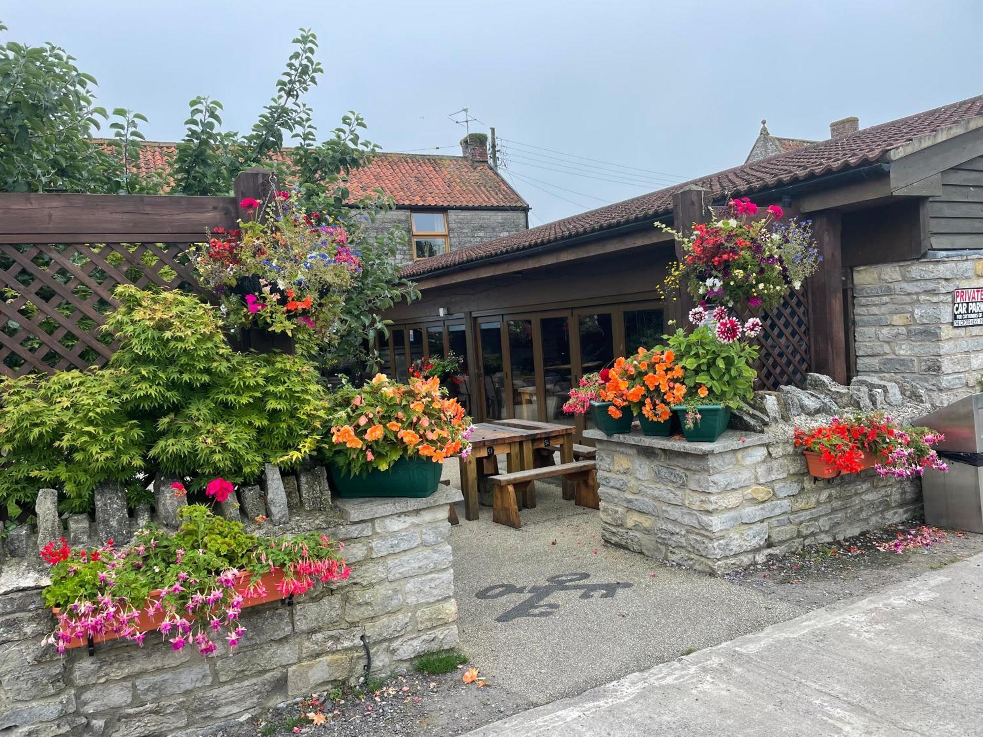 Cross Keys Inn Lydford-on-Fosse Buitenkant foto