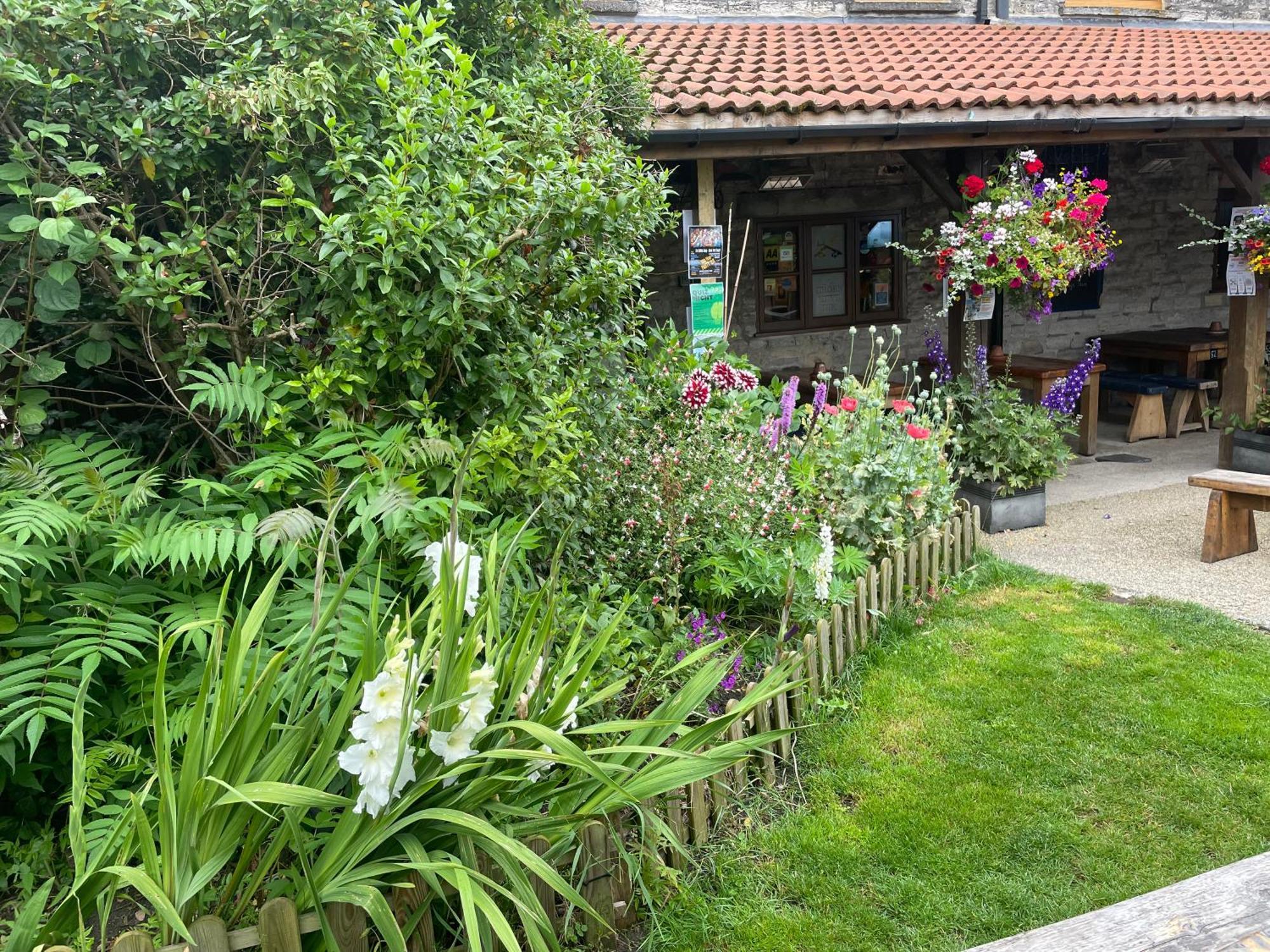 Cross Keys Inn Lydford-on-Fosse Buitenkant foto