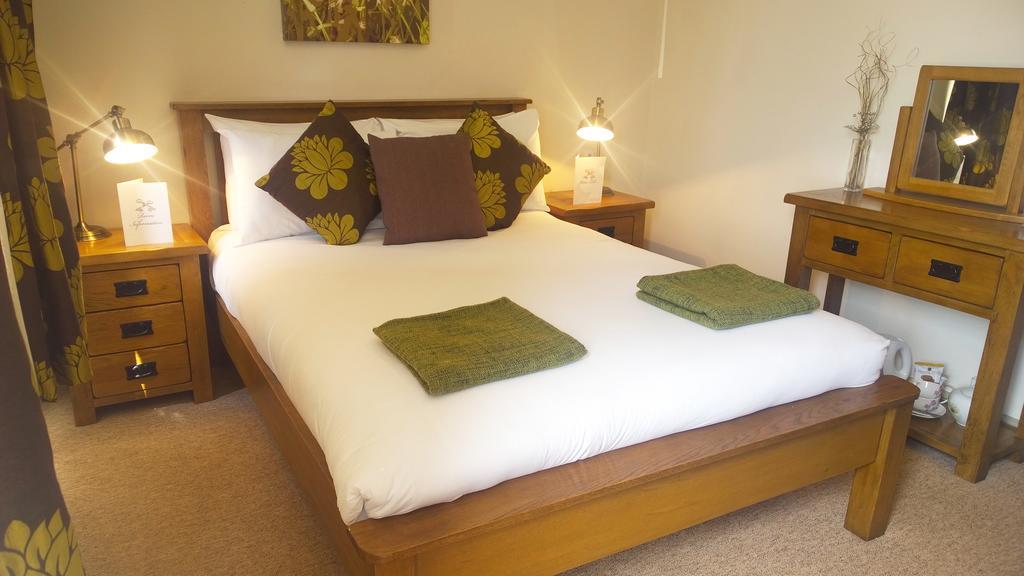 Cross Keys Inn Lydford-on-Fosse Buitenkant foto