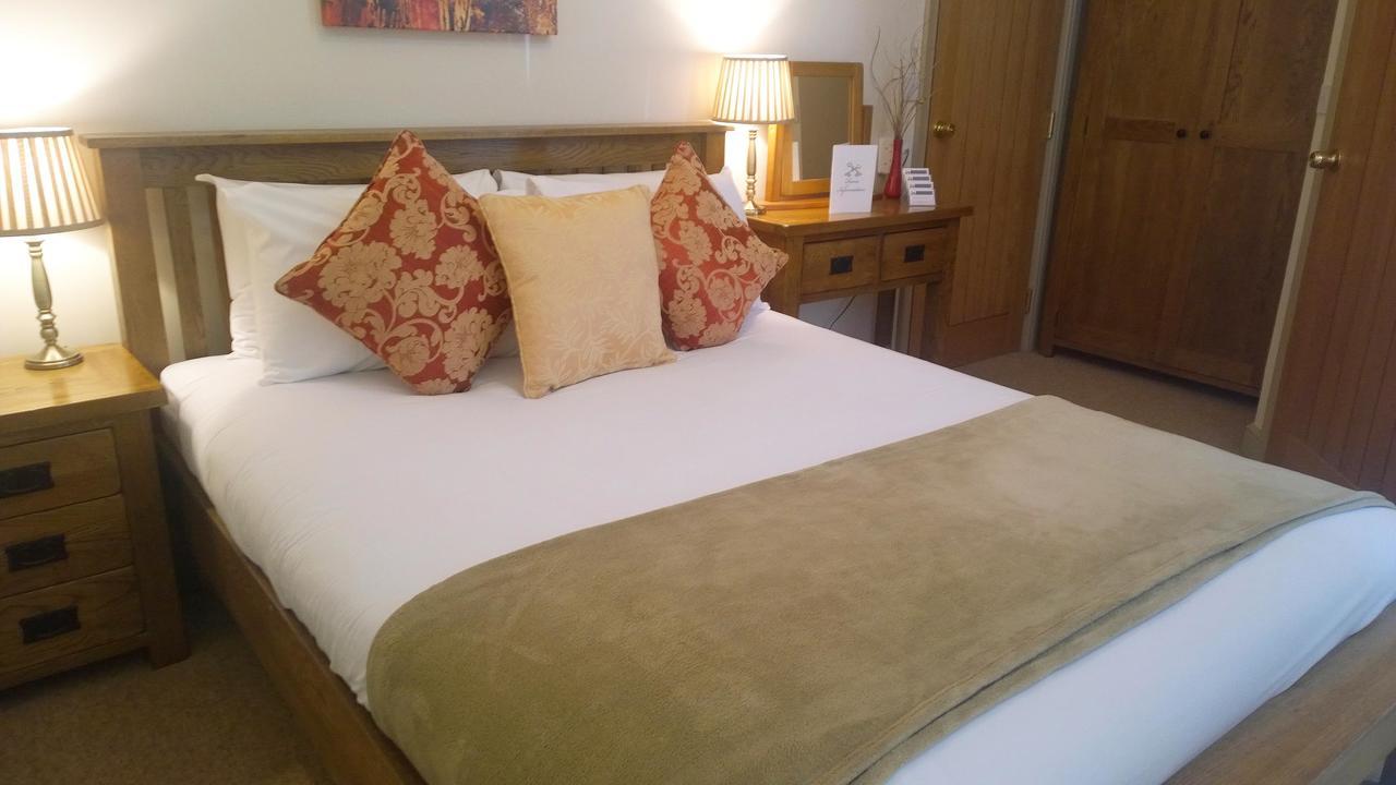 Cross Keys Inn Lydford-on-Fosse Buitenkant foto