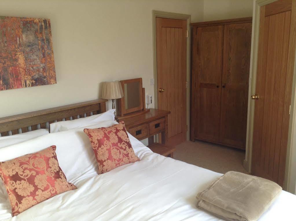 Cross Keys Inn Lydford-on-Fosse Buitenkant foto